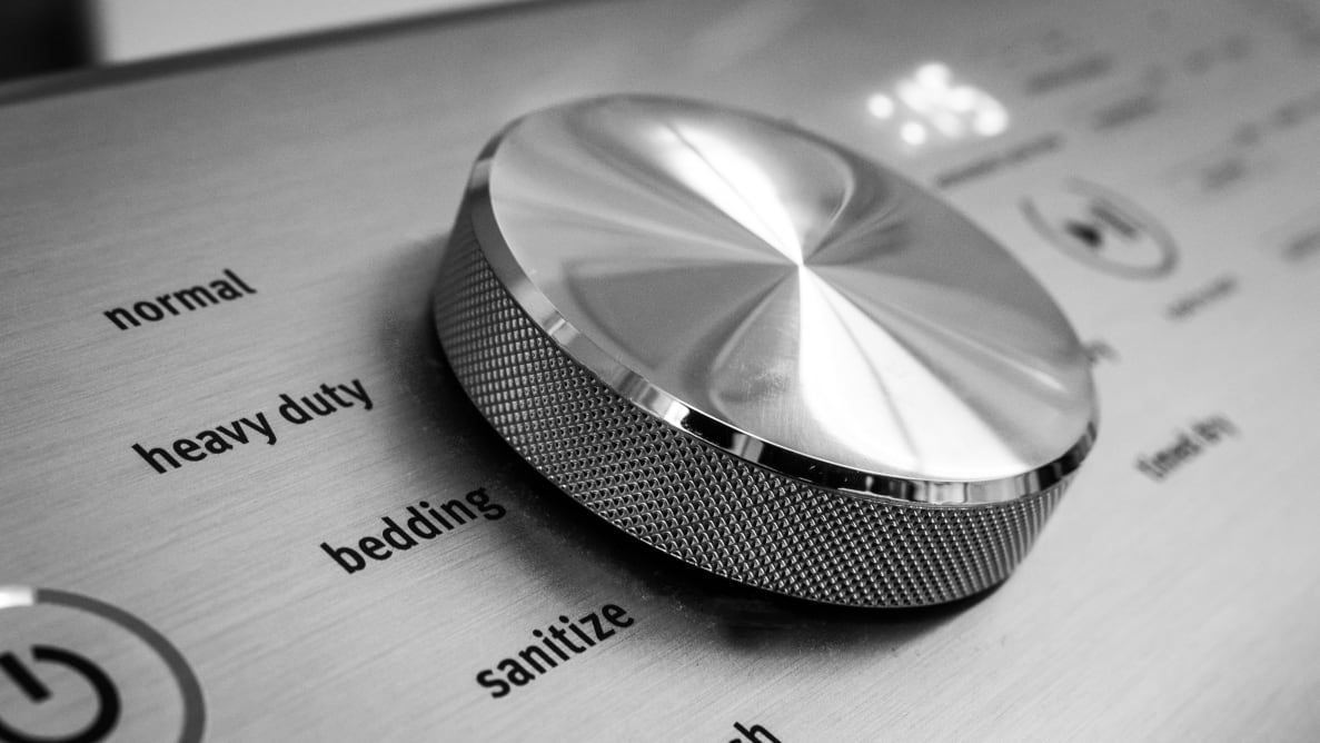 The textured selector knob offers many choices