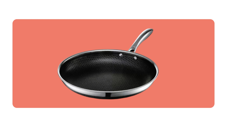 A large Hexclad Hybrid Skillet.